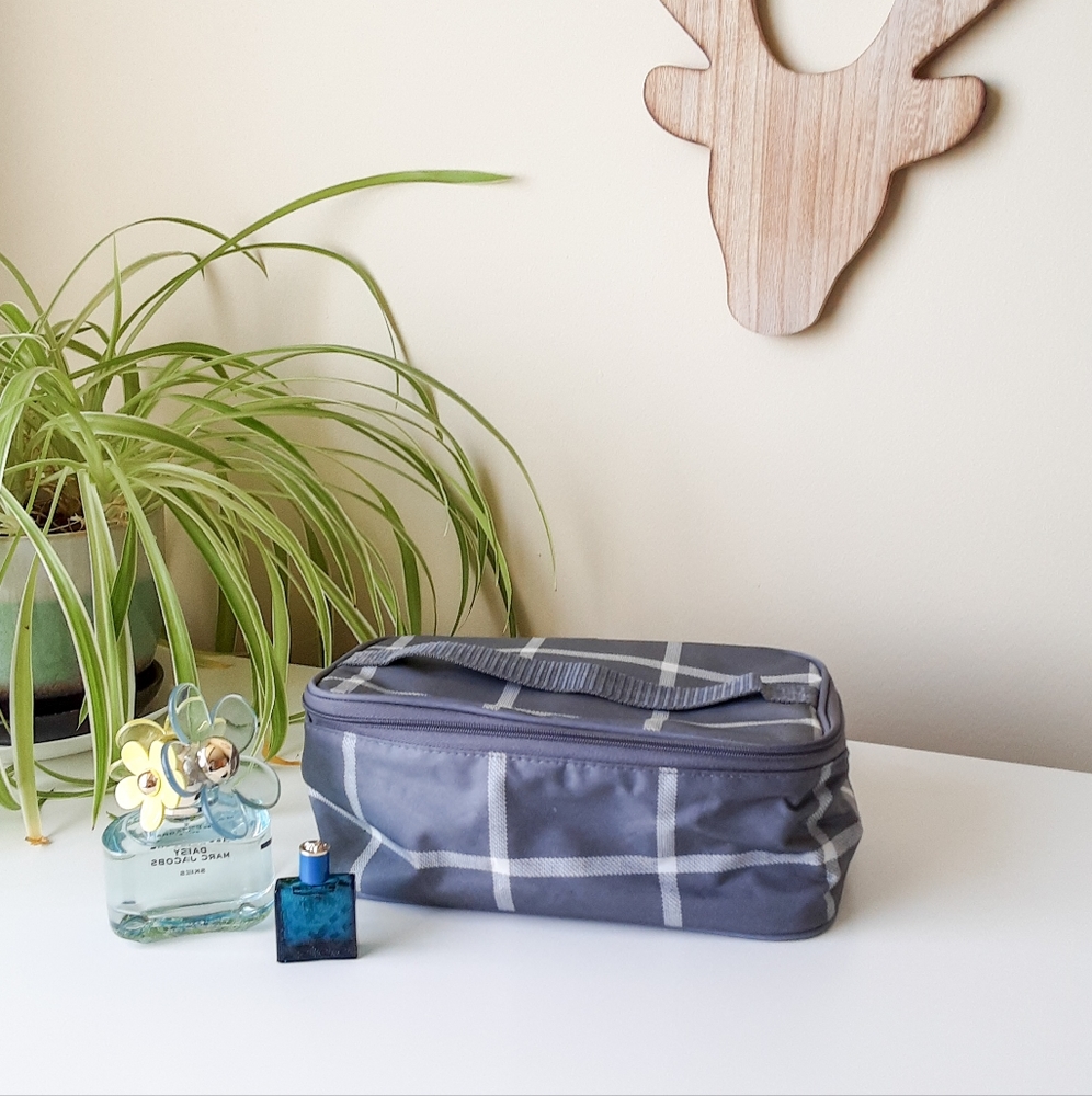 ✨💄Thirty-One Glamour Travel Case ✨💄